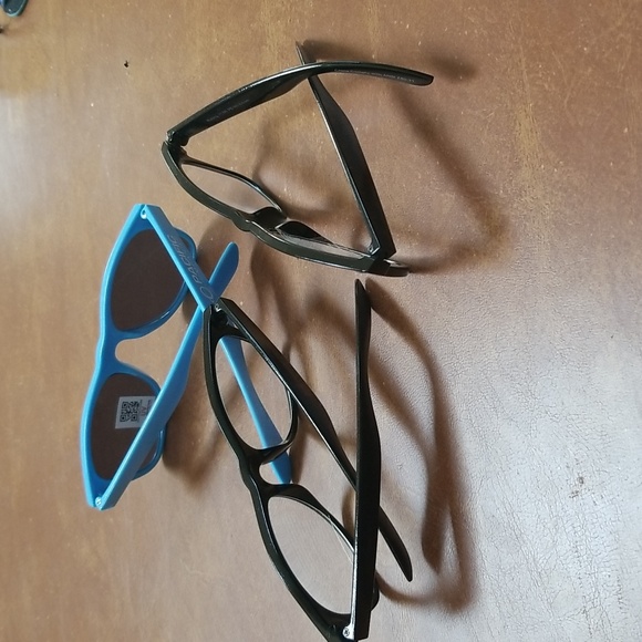 🕶3 PAIRS, SUNGLASSES & READING GLASSES - Picture 4 of 11